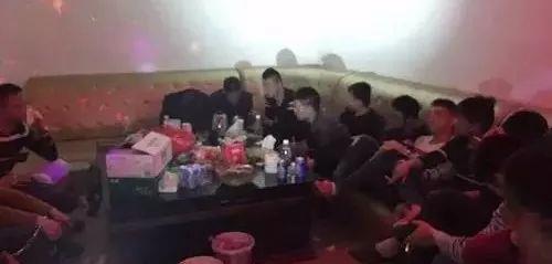 17名男女KTV聚众吸毒被一锅端