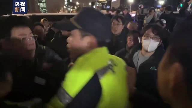 韩国总统尹锡悦宣布紧急戒严