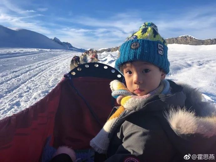 甜馨和嗯哼的滑雪之旅