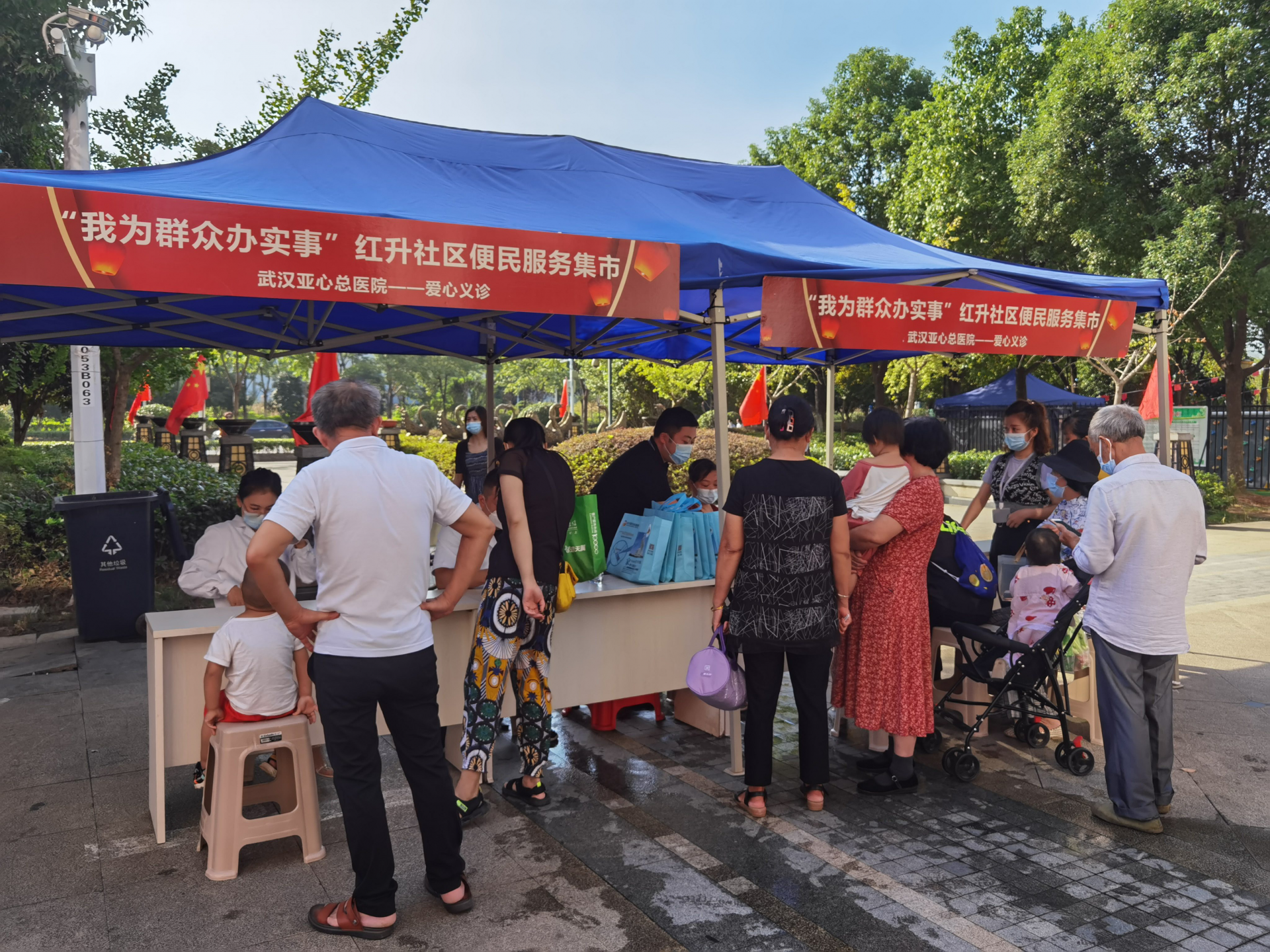 社区便民集市，邻里桥梁，社区繁荣的纽带